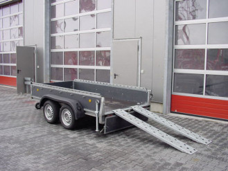 Anhänger mit Verladeschinen ges.gew. 2000 kg Solingen