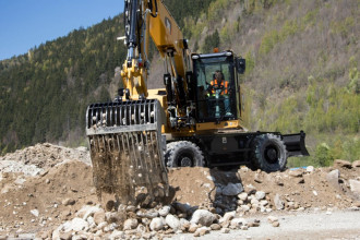 Mobilbagger Caterpillar M320F Freiberg Sachsen