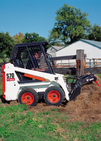 Ładowarka o sterowaniu burtowym Bobcat S70 