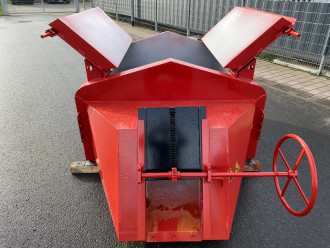 Thermobehälter TC 3,0 mit 30 Grad geneigten Auslauf
