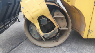 Walec tandemowy do asfaltu Bomag BW 174 AP