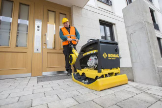 Mietrüttelplatte BOMAG BPR 35/60D Stoneguard Offenburg