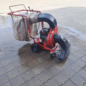 Mobilny odkurzacz do liści z silnikiem benzynowym 