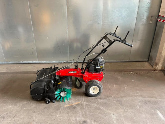 Kehrmaschine Selbstfahrend mit Auffangwanne Tielbürger T 18 mit Benzin-Motor 