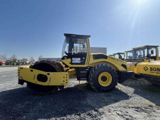 Zagęszczarka Bomag BW 213 PDH-5