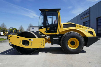 Walzenzug Bomag BW 213 D-5 Soest