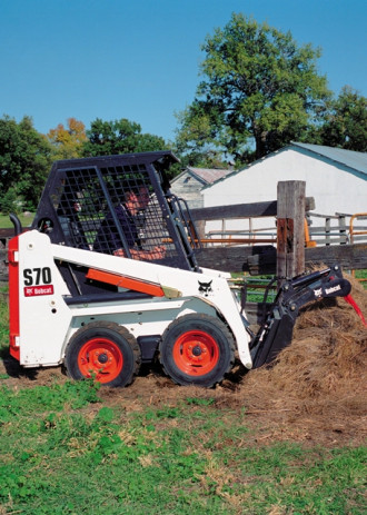 Ładowarka o sterowaniu burtowym Bobcat S70 