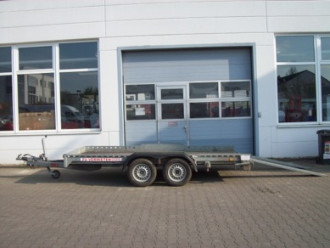 Przyczepa z rampami załadunkowymi, masa całkowita 2700 kg 