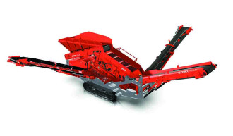 Terex Finlay 863, pokład przesiewający 2 755 mm x 1 220 mm, waga tylko 18,5 tony, idealny do przesiewania wierzchniej warstwy gleby i recyklingu. 