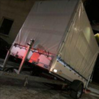 PKW Anhänger 1500kg Tieflader Rampe Vollplane