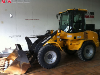 Volvo L30 