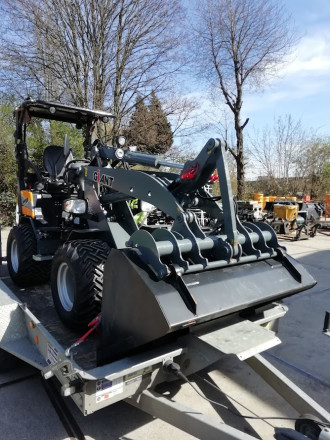 Mini Radlader 0.5m³ - Giant G25 HD