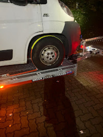 Fahrzeugtransport Wohnwagentransport Bauwagentransport Tinyhome Transport Wohnwagen Bauwagen Auto Motorrad Baumaschinen Autotransport Überführungen