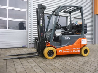 Hubmaststapler Toyota 8FBMT20 Elektrostapler 
