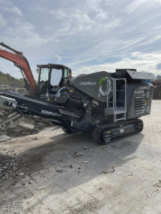 Backenbrecher 8,8 Tonnen mieten 