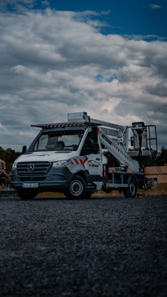 LKW Bühne 3,5 t OIL & STEEL Snake 2413