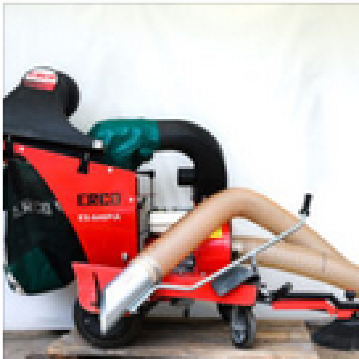 Laubsauger/ Laubkehrmaschine/ Abfallsammeln fahrbar mit Antrieb und großem Laubauffangbeutel, ES-650 PIA, Erco