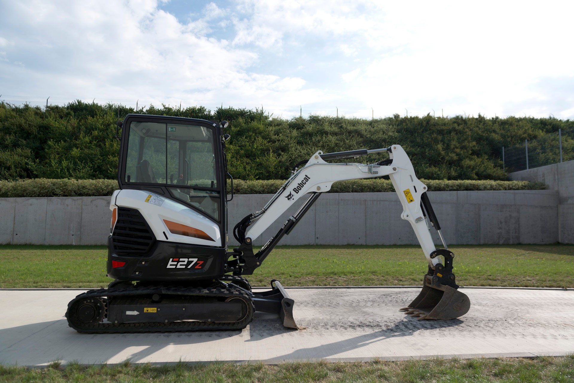 Minibagger Bobcat E27z Gewicht 2705 kg mieten