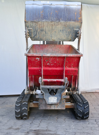 Kettendumper Minidumper mit Hochkippfunktion und Selbstladefunktion Gummiketten Hinowa HS