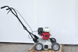 Rasen Vertikutierer 42cm, mit Benzin-Motor hohe Flächenleistung, RVL - 420, Gepa