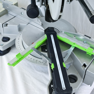 Kappsäge Festool KS 60E, inkl. Winkelschmiege und Schnellbauzwinge