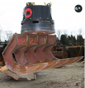 Koparka wyburzeniowa z magnesem hydraulicznym