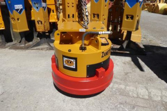 Magnes hydrauliczny do koparki HM 8/17 AK