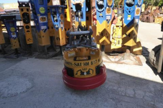 Magnes hydrauliczny do koparki HM 8/17 AK