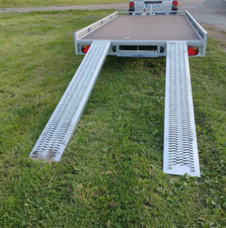 Autotransportanhänger 3000 kg Ges.-Gew. mit Rampe, Seilwinde und Spanngurten. Sigmaringen
