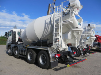 Betonmischer MAN 32.420 8x4 Stetter 9 cbm