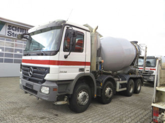 Betonmischer Mercedes Benz 3236 9 cbm 