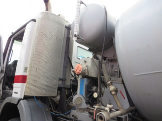Betonmischer Mercedes Benz 3236 9 cbm