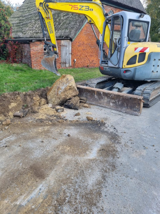 Wacker Neuson 75 Z 3 Bagger mit Bedienpersonal