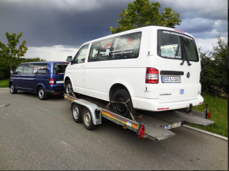 Autotransportanhänger Tandem gebremst Ges.-Gew. 2.000 kg Nutzlast: 1.400 kg 100 Km Zulassung 