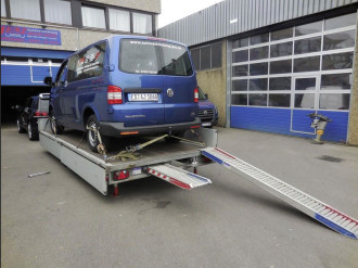 Autotransportanhänger Tandem gebremst Ges.-Gew. 3.500 kg Nutzlast: 2.600 kg 100 km Zulassung