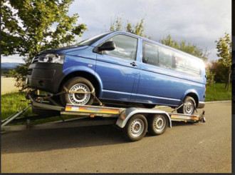 Autotransportanhänger Tandem gebremst Ges.-Gew. 2.700 kg Nutzlast: 2.100 kg 100 Km Zulassung