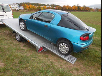 Autotransportanhänger Einachs gebremst Ges.-Gew. 1.800 kg Nutzlast 1200 kg 100 Km Zulassung
