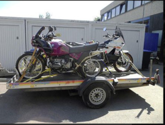 Motorradanhänger-Einachs mit Bremse für 3 große Motorräder Ges.-Gew.: 1.600 kg 100 km Zulassung 