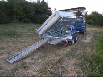 Kippanhänger 3-SeitenGes.-Gew.: 3.500 kg Nutzlast: 2.500 kg 100 km Zulassung