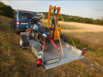 Absenkanhänger Ges.-Gew.: 1.800 kg Nutzlast: 1.400 kg 100 Km Zulassung Göppingen