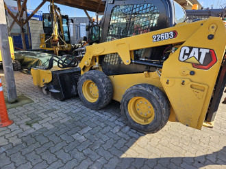 Kompaktlader CAT 226D3 Neumünster