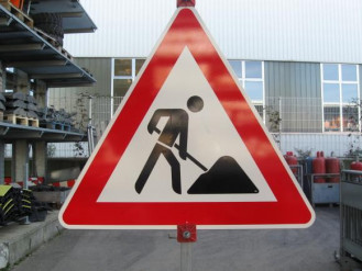 Straßensicherung Verkehrszeichen mieten