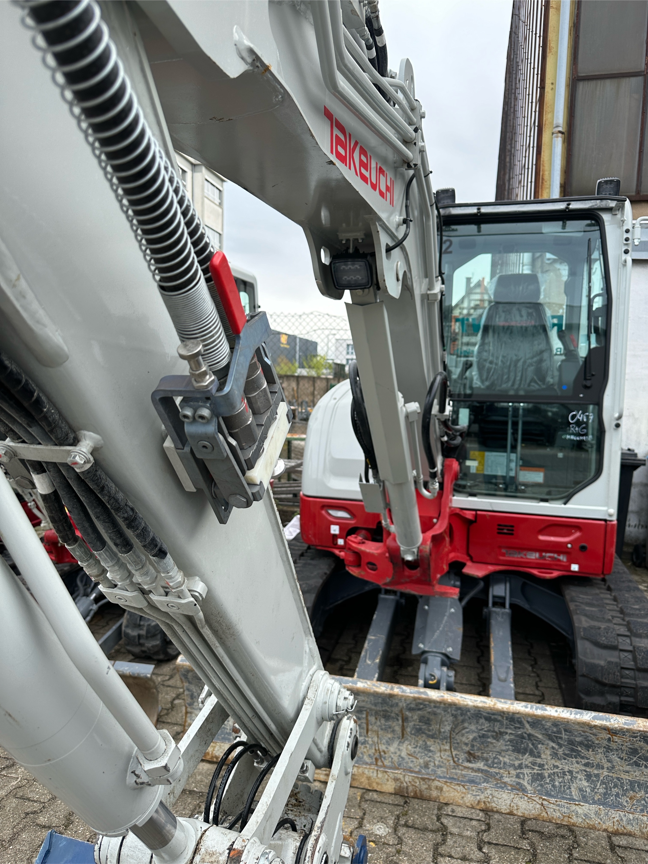 TAKEUCHI Bagger TB 350 R mieten