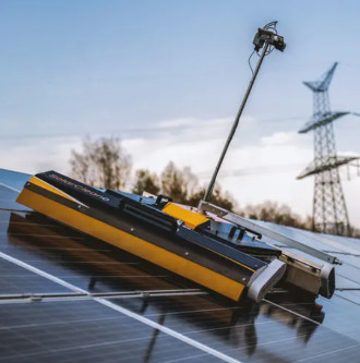 Reinigungsroboter für Solarpanel F1 mit Bedienpersonal 