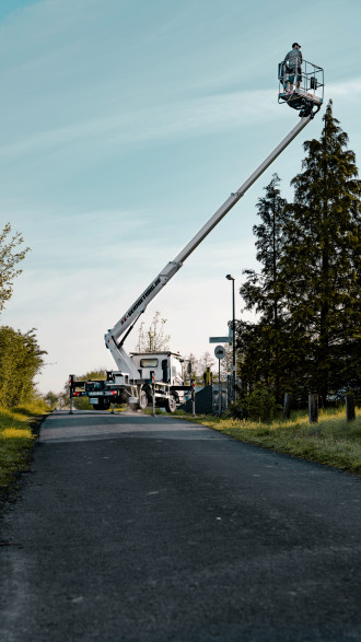 LKW Bühne Oil & Steel Scorpion 16 Pro Teleskopbühne