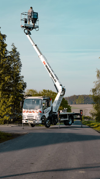 LKW Bühne Oil & Steel Scorpion 16 Pro Teleskopbühne