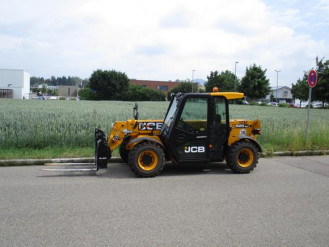 JCB 525-60