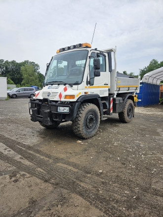 Unimog U400 Dreiseiten Kipper / Salzstreuer / Kehrmaschine / Holzhacker /Schneeschild 
