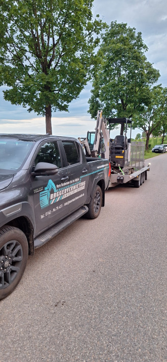 Autotransportanhänger / Baumaschinentransporter 