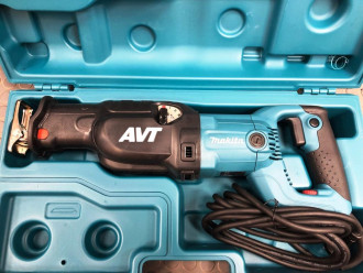 Säbelsäge mit Pendelhub 1510W Makita AVT 